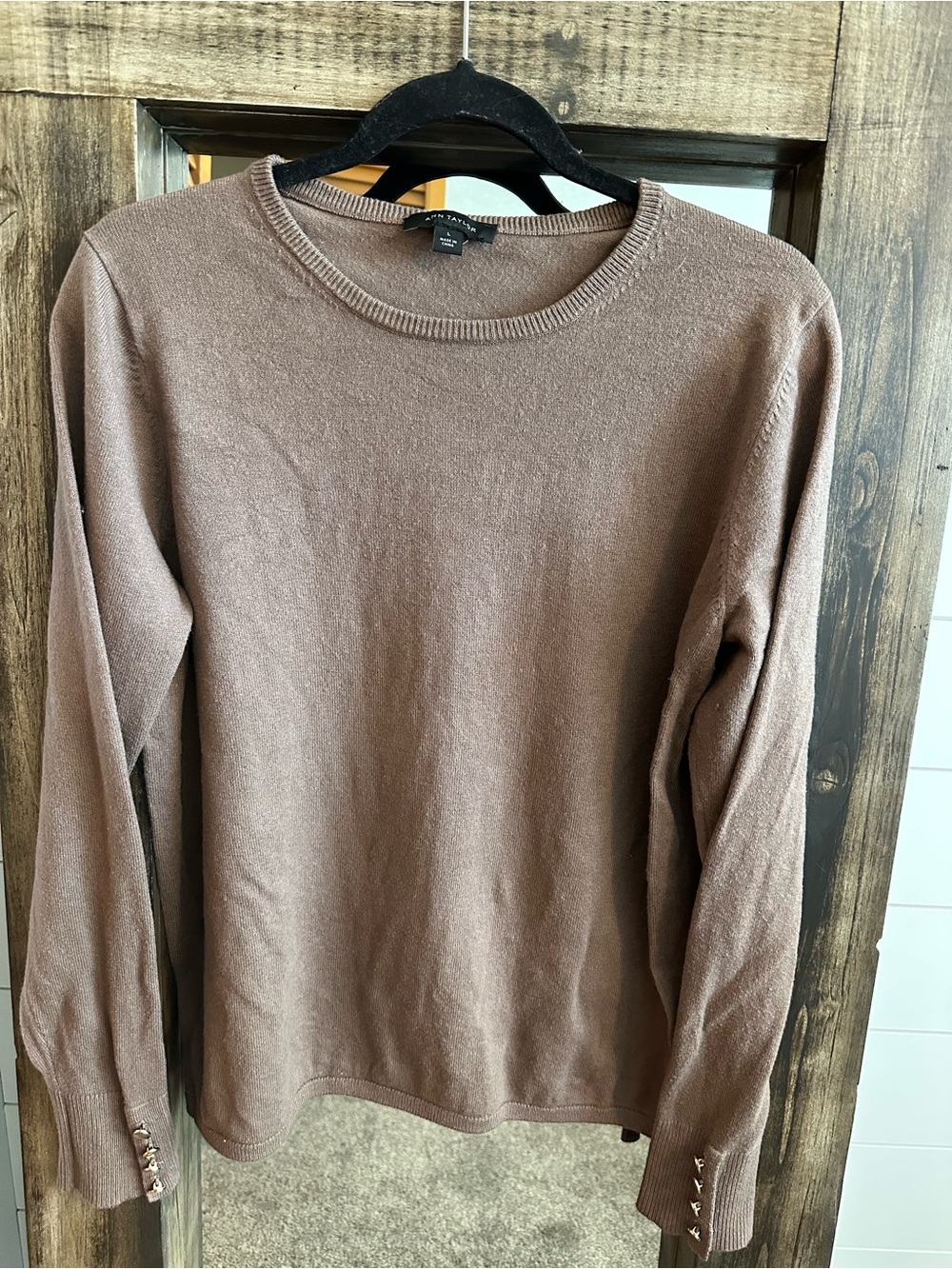 Ann Taylor Brown Lightweight Sweater L Gold Button Cuffs Business Casual Classic